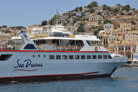 Traghetto per escrusione Rodi-Symi